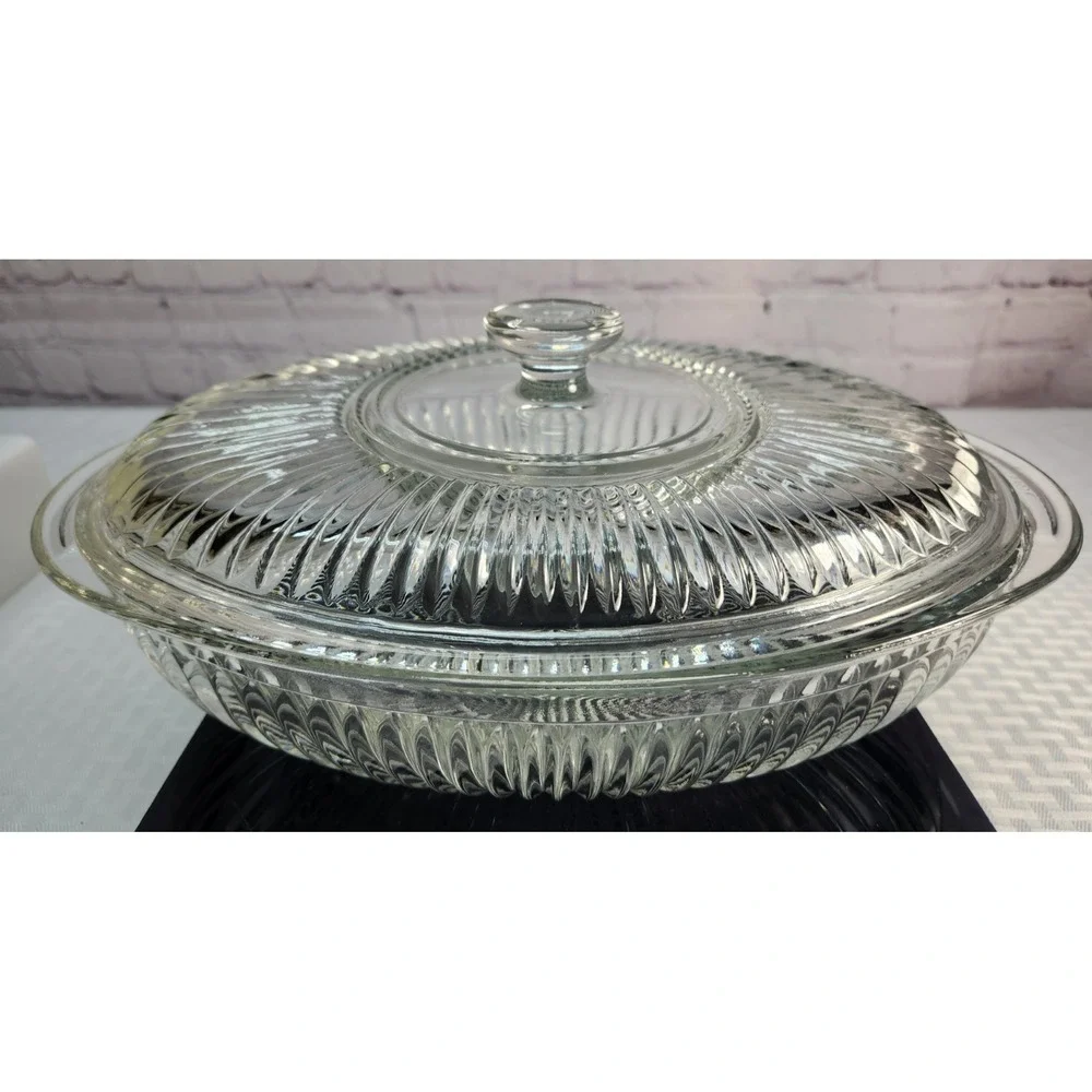 Vintage Anchor Hocking Large Covered Casserole W/ Lid Queen Mary Pattern